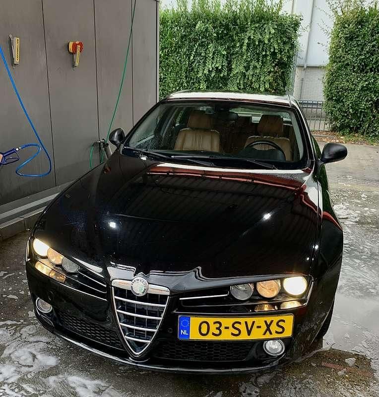 Zwart Gebruikt 2006 Alfa Romeo 159 Distinctive Sedan | € 1.500 (Goede deal) - Afbeelding 1/4
