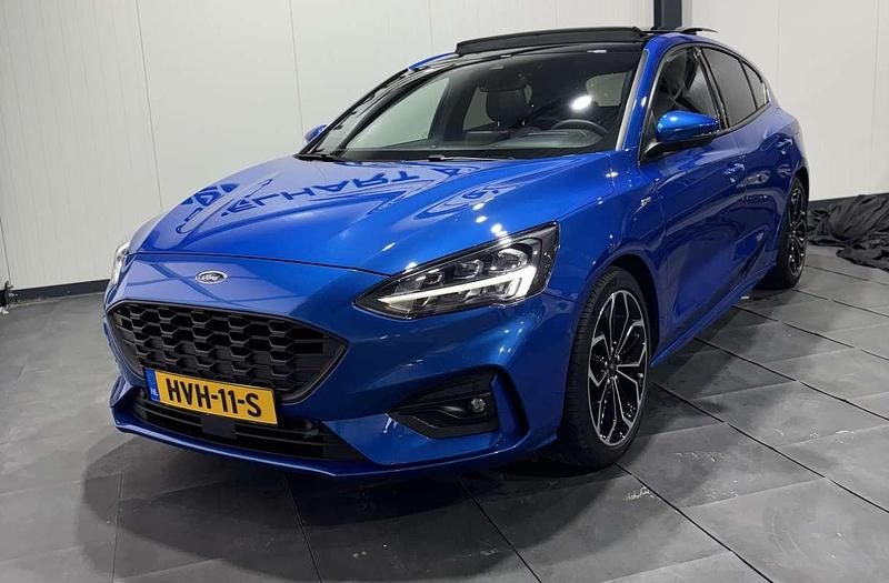 Blauw Gebruikt 2020 Ford Focus Hatchback | € 15.999 (Iets duurder) - Afbeelding 1/4