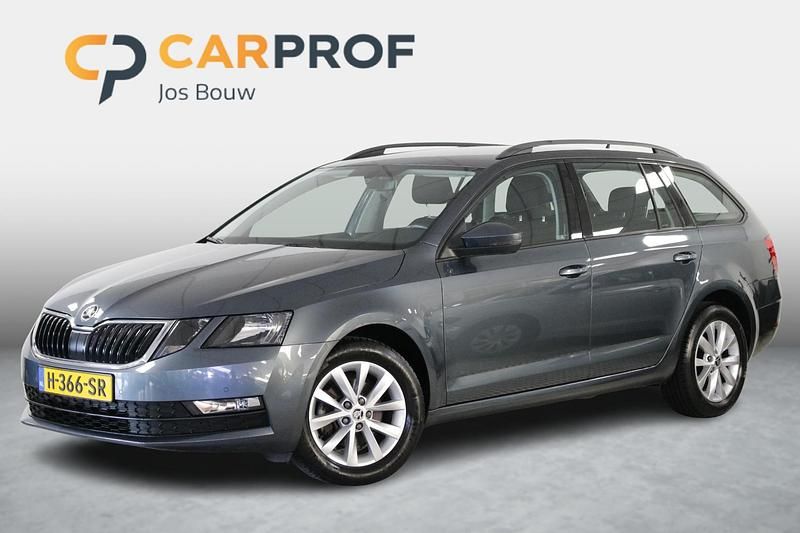 Grijs Gebruikt 2020 Skoda Octavia Business Line Stationwagen | € 20.045 (Eerlijke prijs) - Afbeelding 1/4