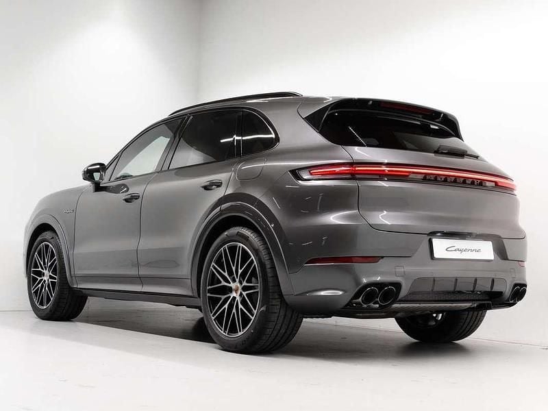 Nieuw Porsche Cayenne Black Edition 470 PK (345 kW) 2025 Grijs SUV