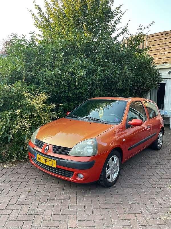 Gebruikt 2004 Renault Clio II Extreme Sedan | € 850 (Eerlijke prijs) - Afbeelding 1/4