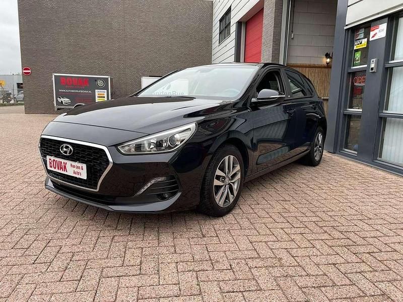 Occasion Hyundai i30 N Line 101 PK (74 kW) 2019 Zwart (metallic) Hatchback