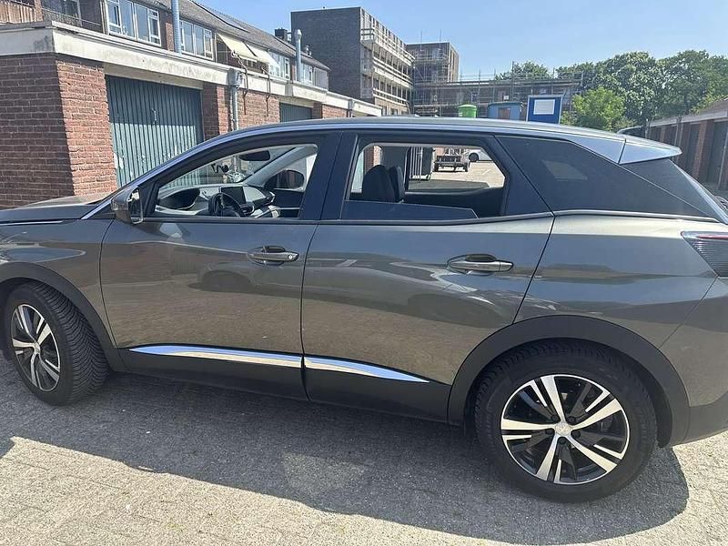 Grijs Gebruikt 2018 Peugeot 3008 Allure MPV | € 17.500 (Iets duurder) - Afbeelding 1/4