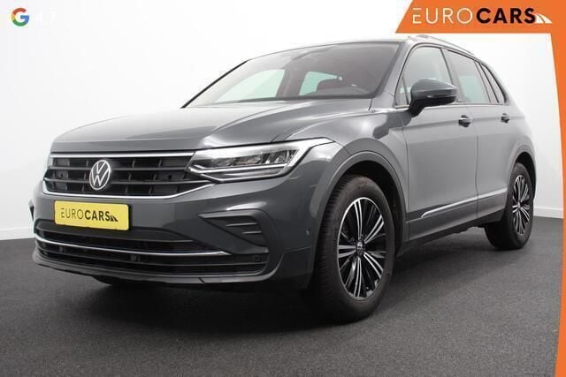 Grijs Gebruikt 2022 VW Tiguan Active SUV | € 31.390 (Goede deal) - Afbeelding 1/4