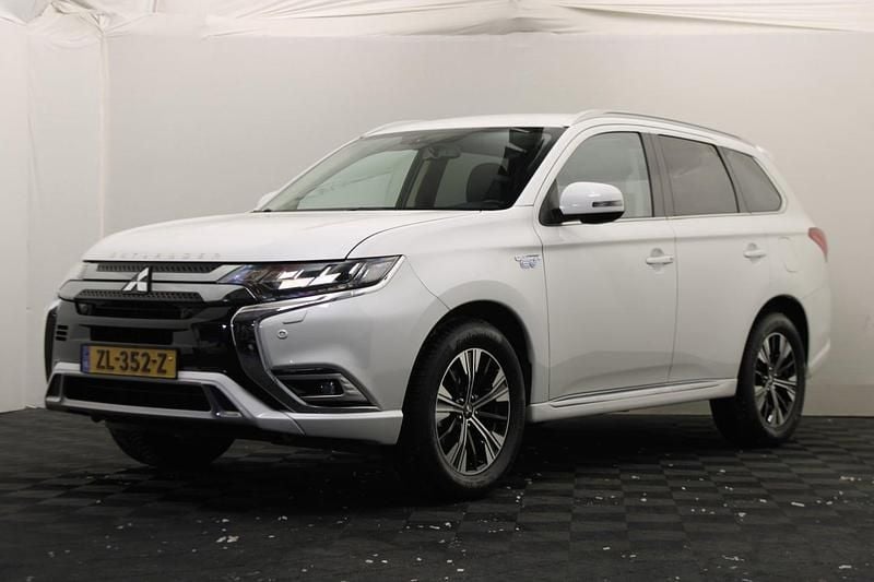 Occasion Mitsubishi Outlander P-HEV Intense 2019 Wit SUV