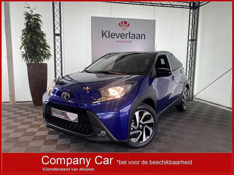 Blauw Gebruikt 2024 Toyota Aygo Pulse Hatchback | € 19.395 (Eerlijke prijs) - Afbeelding 1/3