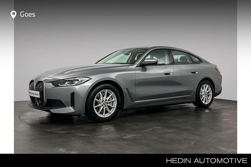 Grijs Gebruikt 2023 BMW i4 Comfort Edition Sedan | € 36.880 (Super prijs) - Afbeelding 1/4