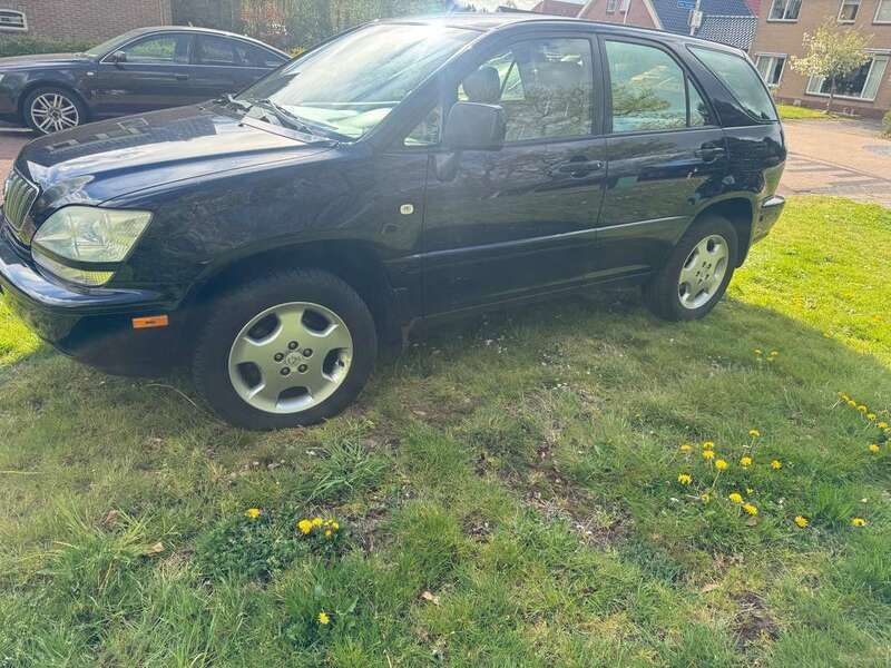 Gebruikt 2001 Lexus RX300 Executive Line SUV | € 4.799 - Afbeelding 1/4