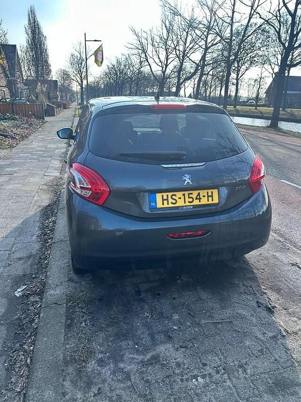 Occasion Peugeot 208 Style 82 PK (60 kW) 2016 Grijs (metallic) Hatchback