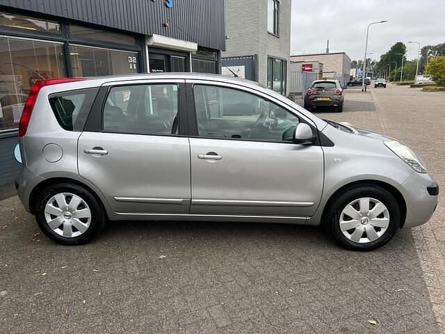 Grijs Gebruikt 2008 Nissan Note Acenta MPV | € 2.295 (Eerlijke prijs) - Afbeelding 1/2