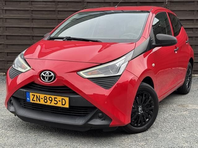 Rood Gebruikt 2019 Toyota Aygo Hatchback | € 8.650 (Goede deal) - Afbeelding 1/4