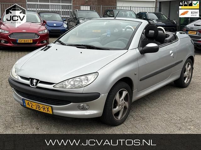Grijs Gebruikt 2002 Peugeot 206 CC Cabriolet | € 1.088 (Goede deal) - Afbeelding 1/4