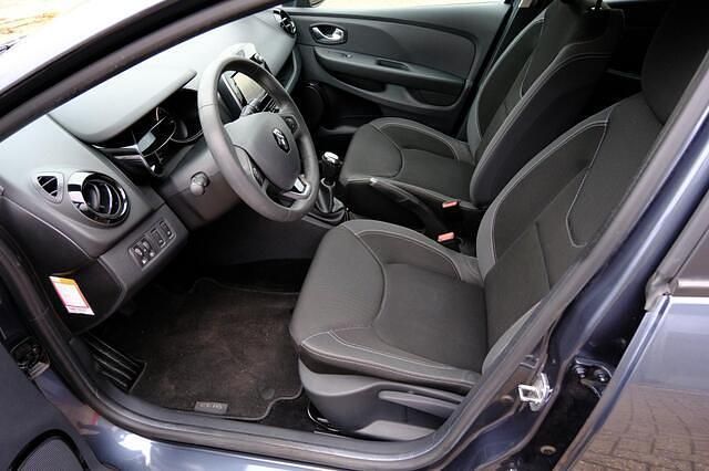 Occasion Renault Clio GrandTour Zen 90 PK (66 kW) 2017 Grijs (metallic) Stationwagen