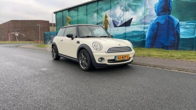Wit Gebruikt 2007 Mini ONE Hatchback | € 2.850 (Eerlijke prijs) - Afbeelding 1/4
