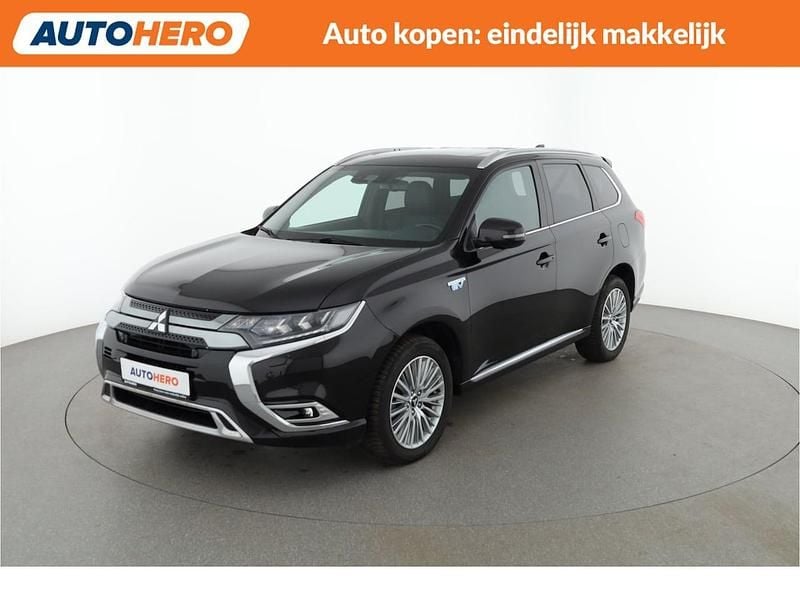 Zwart Occasion 2019 Mitsubishi Outlander P-HEV Intense SUV | € 21.649 (Goede deal) - Afbeelding 1/4