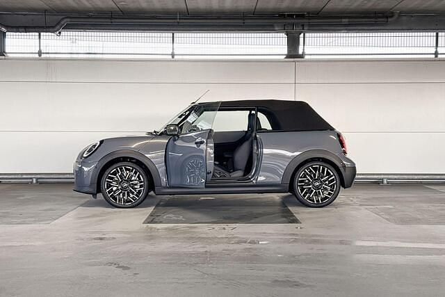Nieuw Mini Cooper Cabriolet Favoured 163 PK (119 kW) 2025 Grijs Cabriolet