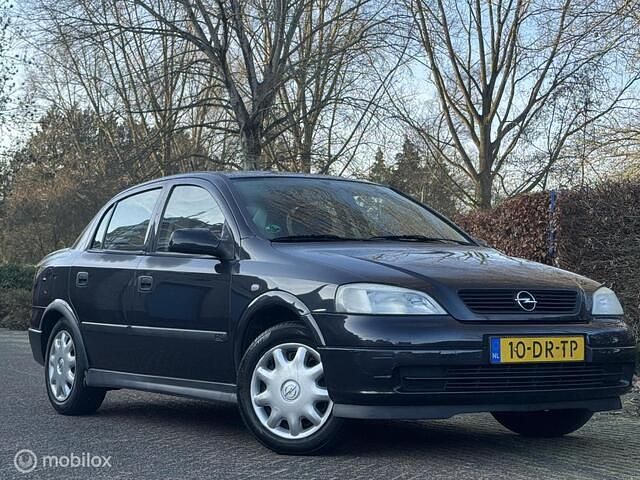 Occasion Opel Astra Club 101 PK (74 kW) 1999 Zwart Sedan