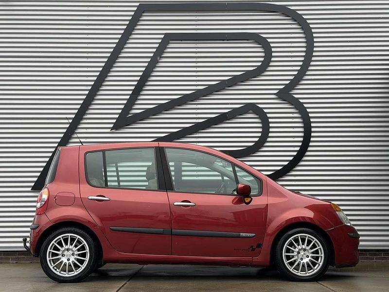 Occasion Renault Modus Initiale 112 PK (82 kW) 2005 Rood MPV