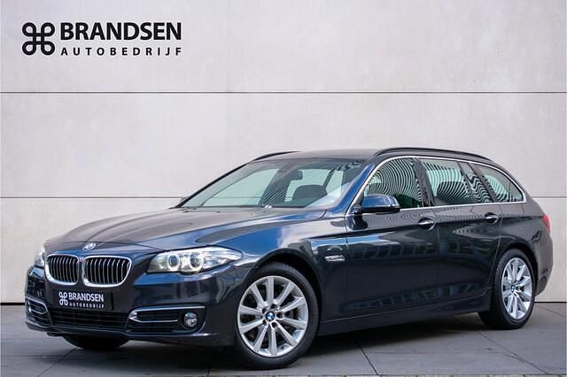 Grijs Gebruikt 2015 BMW 520 Executive Stationwagen | € 16.900 (Eerlijke prijs) - Afbeelding 1/4