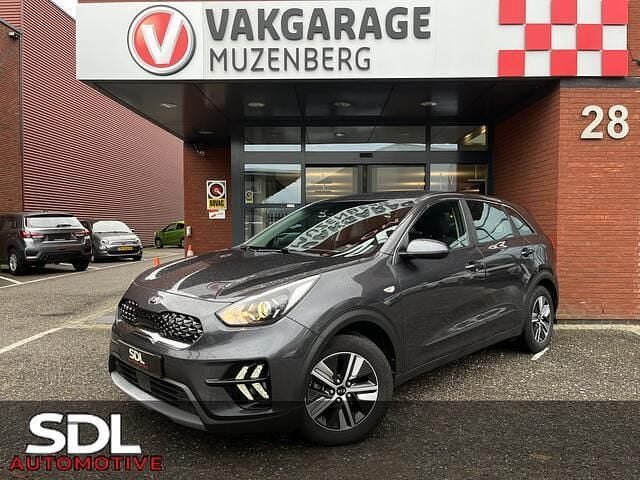 Grijs Gebruikt 2021 Kia Niro SUV | € 19.945 (Super prijs) - Afbeelding 1/4