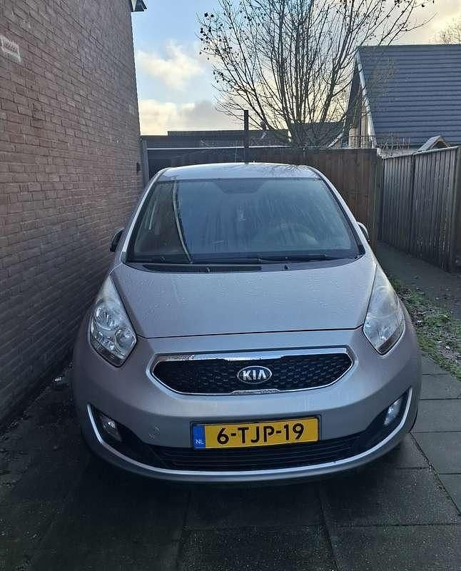 Occasion Kia Venga 125 PK (91 kW) 2014 Grijs Hatchback