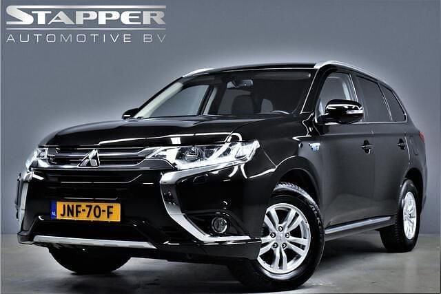 Zwart Occasion 2016 Mitsubishi Outlander Edition SUV | € 16.995 (Eerlijke prijs) - Afbeelding 1/4