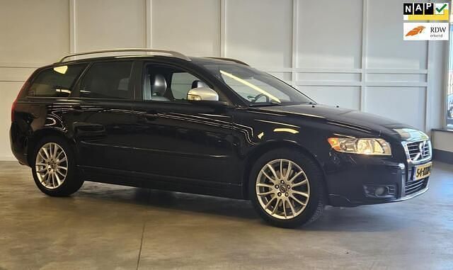 Zwart, metallic lak Gebruikt 2010 Volvo V50 Stationwagen | € 3.950 (Duur) - Afbeelding 1/4