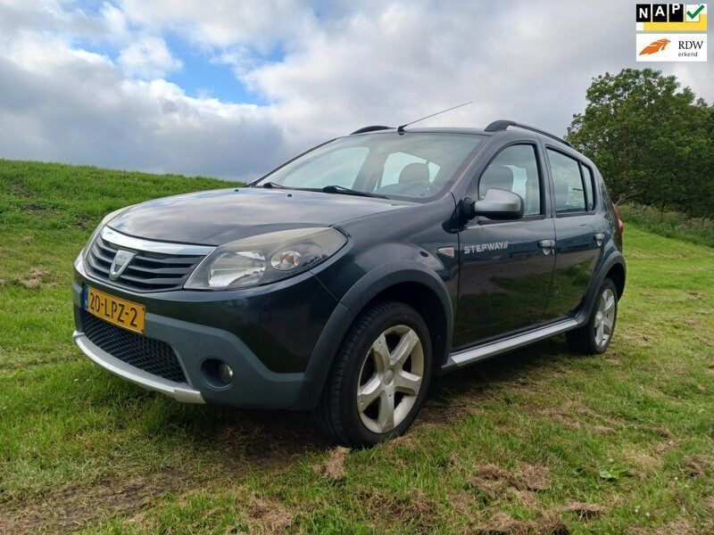 Grijs Gebruikt 2010 Dacia Sandero Stepway Hatchback | € 3.450 (Iets duurder) - Afbeelding 1/4