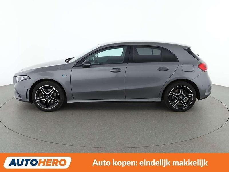 Occasion Mercedes A250 AMG line 218 PK (160 kW) 2020 Grijs Hatchback
