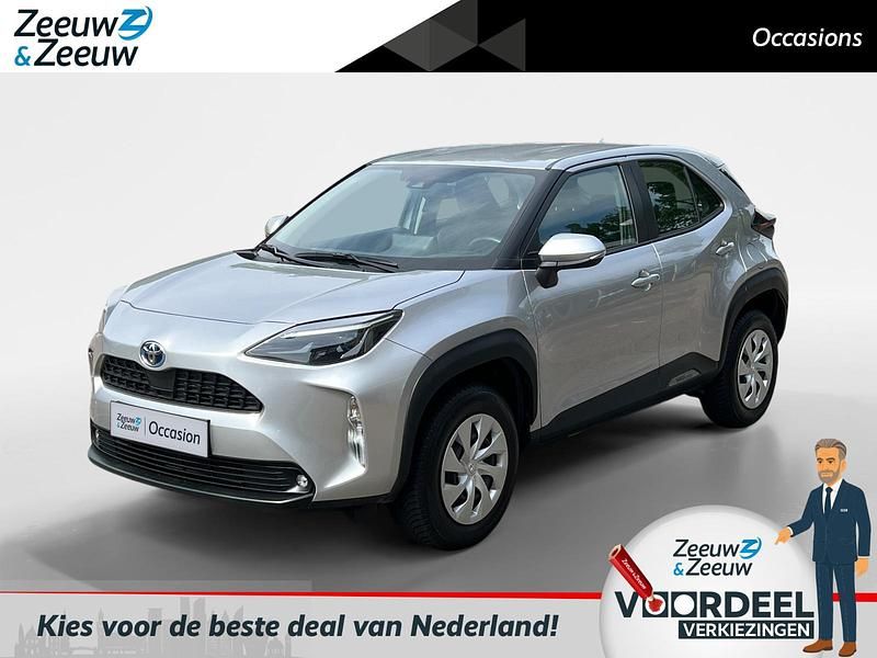 Grijs Gebruikt 2023 Toyota Yaris Hybrid Comfort SUV | € 24.690 (Duur) - Afbeelding 1/4