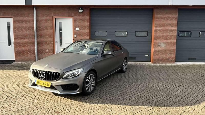 Grijs Occasion 2015 Mercedes C350 Edition Sedan | € 14.250 (Goede deal) - Afbeelding 1/4