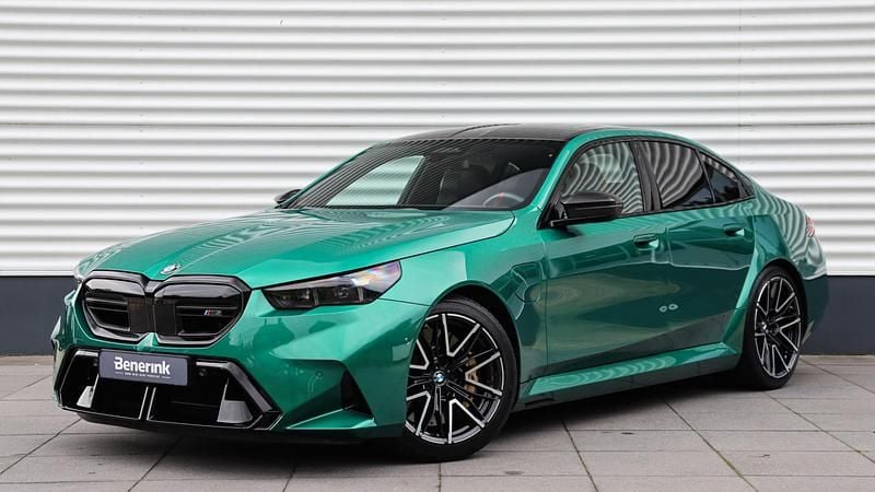 Groen Gebruikt 2025 BMW M5 Sedan | € 149.950 - Afbeelding 1/4
