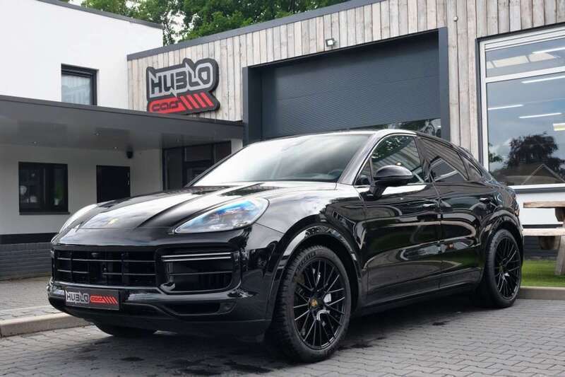 Zwart, metallic lak Gebruikt 2019 Porsche Cayenne Turbo SUV | € 76.950 - Afbeelding 1/4