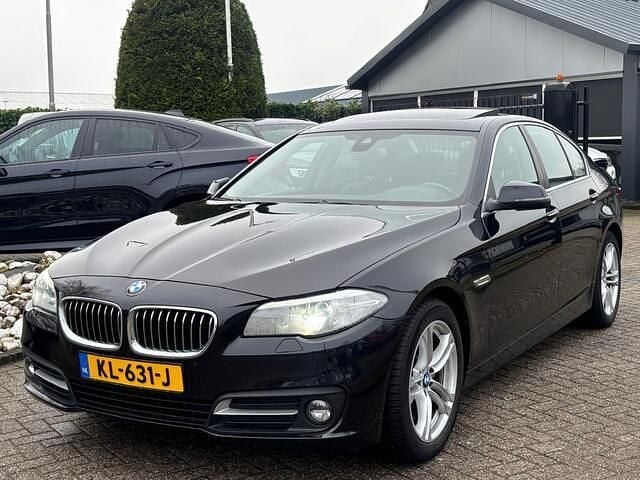 Zwart Occasion 2016 BMW 520 Executive Sedan | € 14.950 (Eerlijke prijs) - Afbeelding 1/4