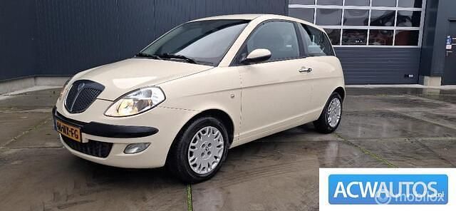 Wit Gebruikt 2004 Lancia Ypsilon Hatchback | € 950 - Afbeelding 1/4
