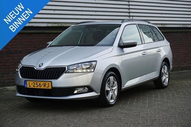 Grijs Gebruikt 2021 Skoda Fabia Ambition Stationwagen | € 8.950 (Goede deal) - Afbeelding 1/4