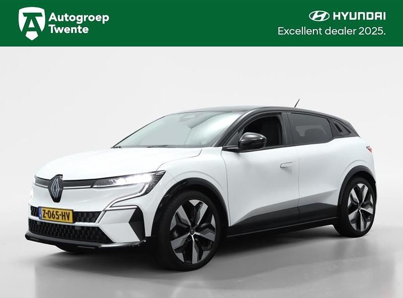 Wit Gebruikt 2023 Renault Mégane Equilibre Hatchback | € 24.845 - Afbeelding 1/4