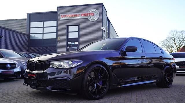 Zwart Gebruikt 2018 BMW M550 Comfort Edition Sedan | € 29.995 (Eerlijke prijs) - Afbeelding 1/4