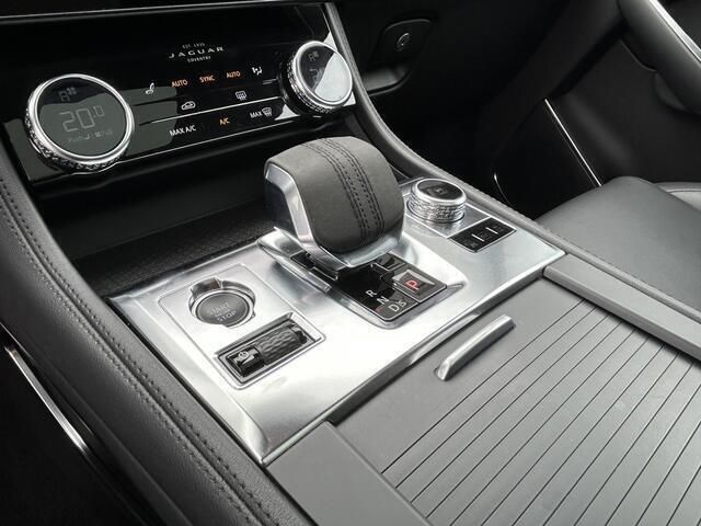 Occasion Jaguar F-Pace R-Dynamic 405 PK (297 kW) 2022 Santorini black (donker zwart metallic)zwart SUV