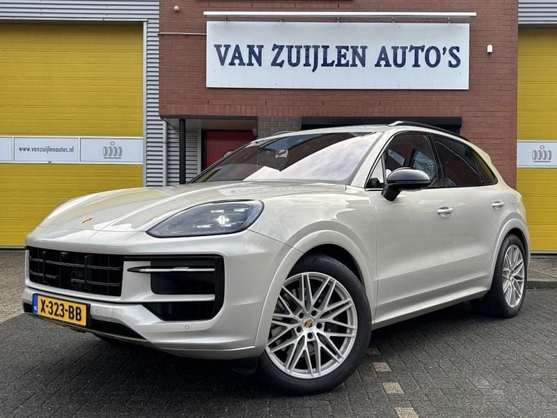 Beige Occasion 2023 Porsche Cayenne Sport SUV | € 98.950 (Goede deal) - Afbeelding 1/4
