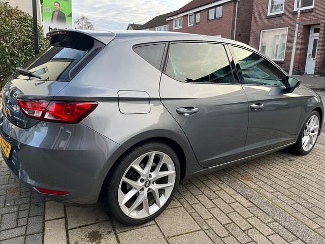 Occasion Seat Leon Style 116 PK (85 kW) 2015 Grijs (metallic) Hatchback