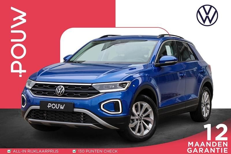 Blauw Gebruikt 2024 VW T-Roc Life SUV | € 32.450 (Eerlijke prijs) - Afbeelding 1/4