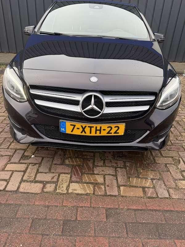 Occasion Mercedes B200 Prestige 156 PK (114 kW) 2014 Paars MPV