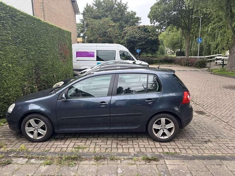 Grijs Gebruikt 2007 VW Golf V Hatchback | € 750 (Super prijs) - Afbeelding 1/4