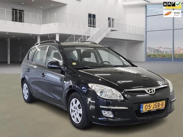 Zwart Gebruikt 2009 Hyundai i30 Dynamiq Stationwagen | € 1.750 (Eerlijke prijs) - Afbeelding 1/4