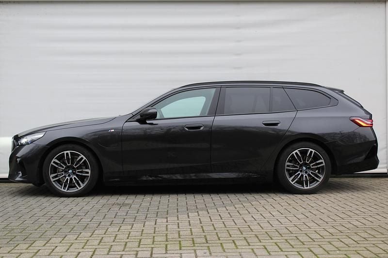 Occasion BMW 530e Shadowline 299 PK (219 kW) 2024 Sophistograu (grijs metallic) Stationwagen