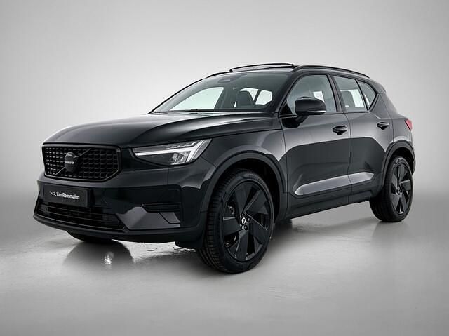 Zwart Nieuw 2025 Volvo XC40 Plus SUV | € 57.774 - Afbeelding 1/3