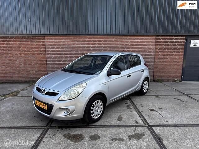 Grijs Gebruikt 2011 Hyundai i20 Hatchback | € 2.499 (Eerlijke prijs) - Afbeelding 1/4