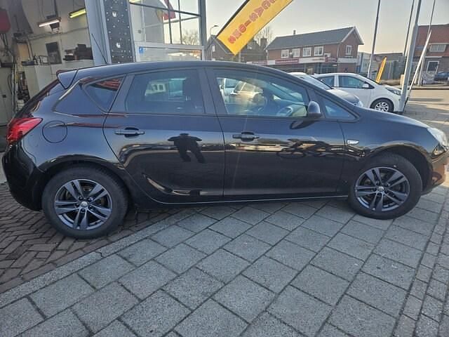 Occasion Opel Astra Edition 140 PK (102 kW) 2011 Zwart Hatchback