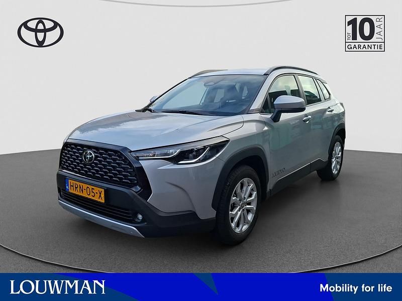 Grijs metallic Occasion 2025 Toyota Corolla Cross Active SUV | € 37.945 (Eerlijke prijs) - Afbeelding 1/4